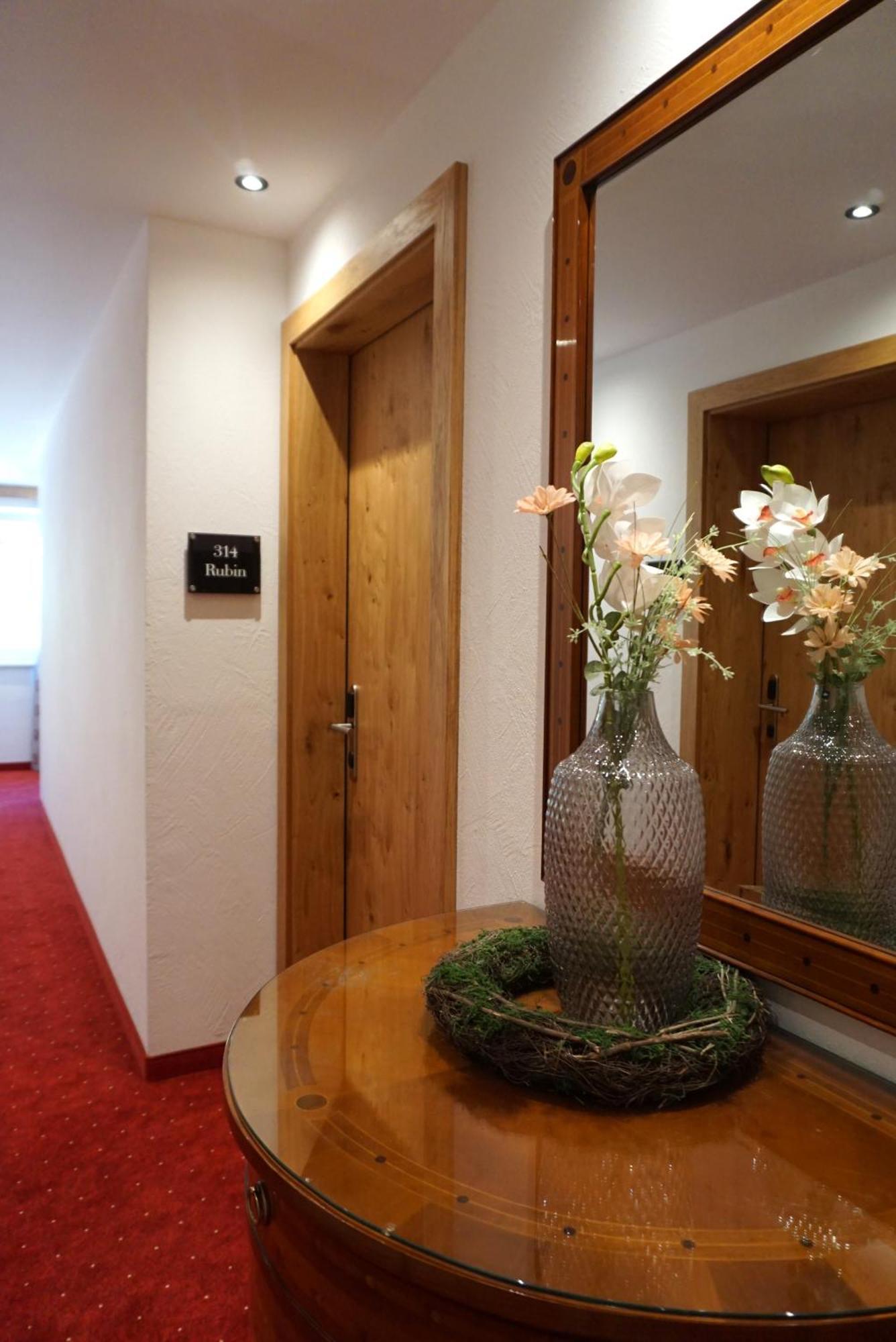 Hotel Alpenkoenigin - Sommer Silvretta Premium Card Inklusive 시 외부 사진